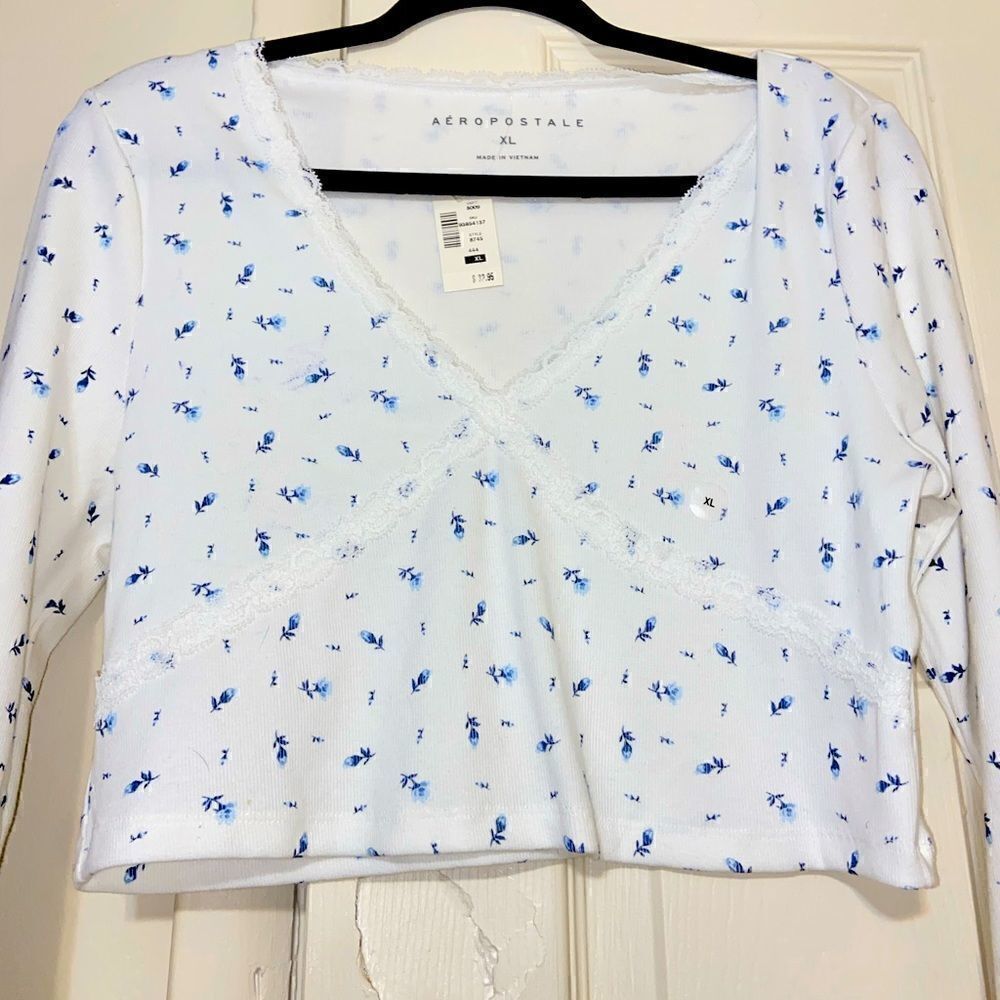 NWT Aeropostale long sleeve semi crop top